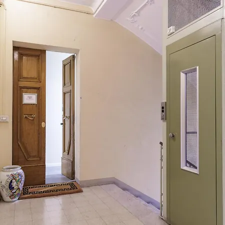 Pallamaglio Apartment *