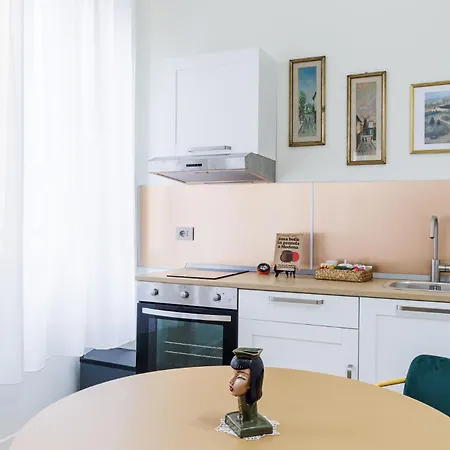 Lejlighed Pallamaglio - Near Station & Historic Center *
